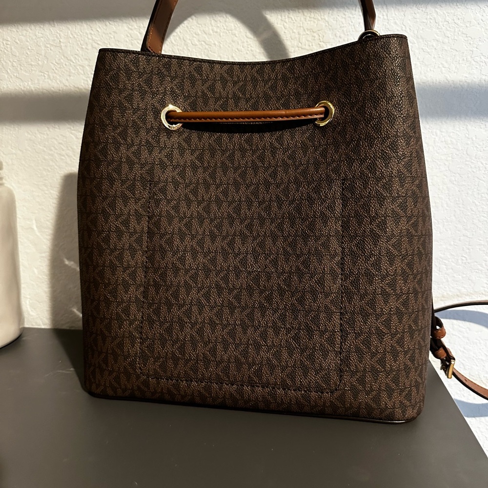 Michael Kors medium Suri bag